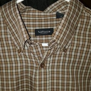 VanHeusen Men"s Long-sleeved Dress Shirt